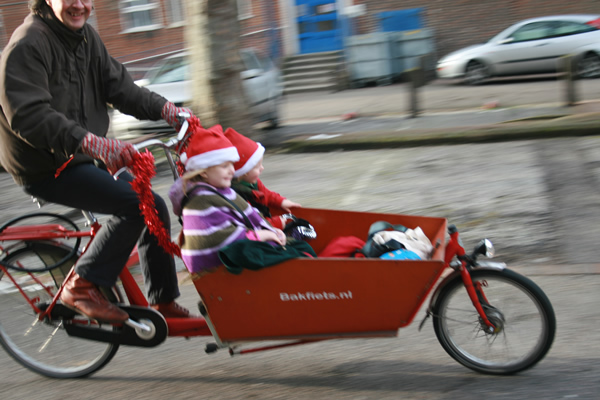 Ben with daughters Iris and Esther. Two lucky girls who are growing up in a cycling family.