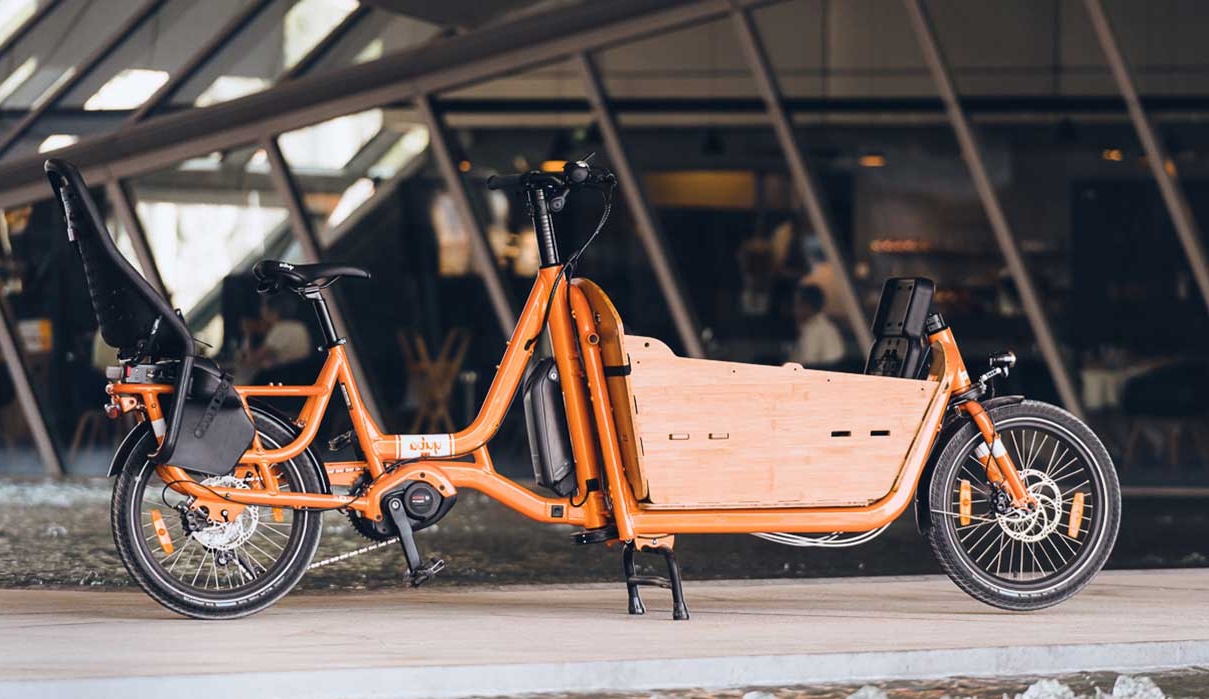 yuba-supercargo-electric-orange